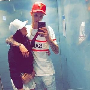 Meet your Posher, Corey